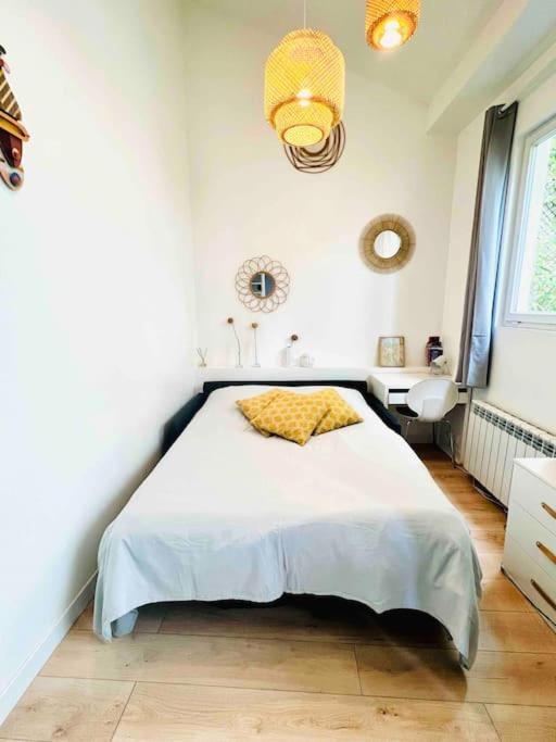 Jolie Mini Maison Lovely Tiny House ヴィトリー・シュル・セーヌ エクステリア 写真