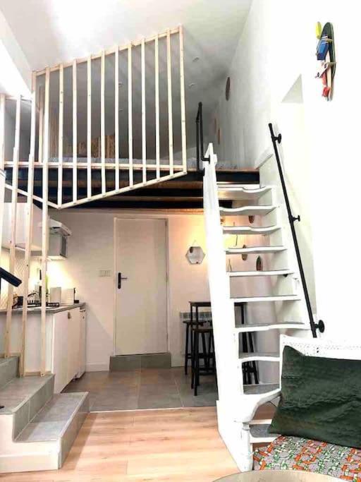 Jolie Mini Maison Lovely Tiny House ヴィトリー・シュル・セーヌ エクステリア 写真