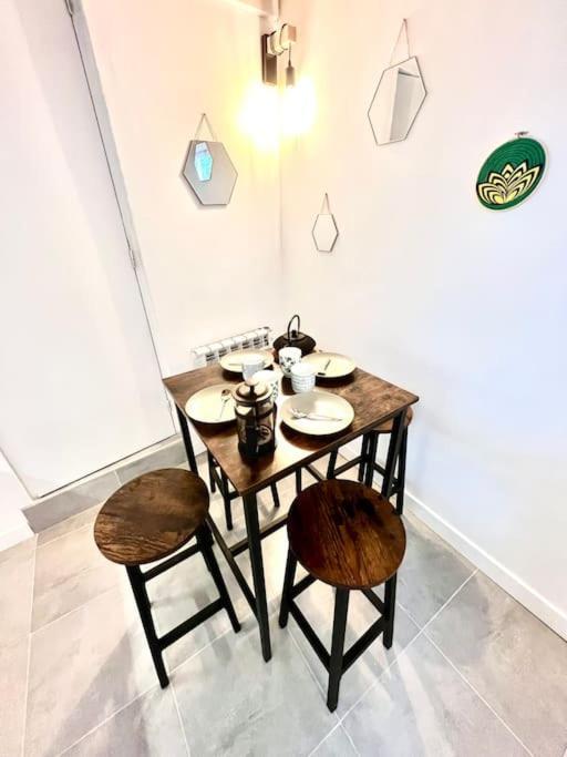 Jolie Mini Maison Lovely Tiny House ヴィトリー・シュル・セーヌ エクステリア 写真