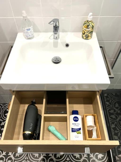 Jolie Mini Maison Lovely Tiny House ヴィトリー・シュル・セーヌ エクステリア 写真
