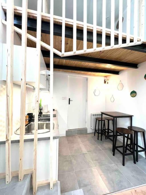 Jolie Mini Maison Lovely Tiny House ヴィトリー・シュル・セーヌ エクステリア 写真