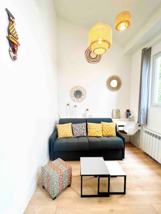 Jolie Mini Maison Lovely Tiny House ヴィトリー・シュル・セーヌ エクステリア 写真